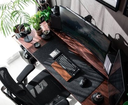Focus Series right desk setup image