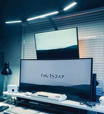 Studio Series right desk setup image